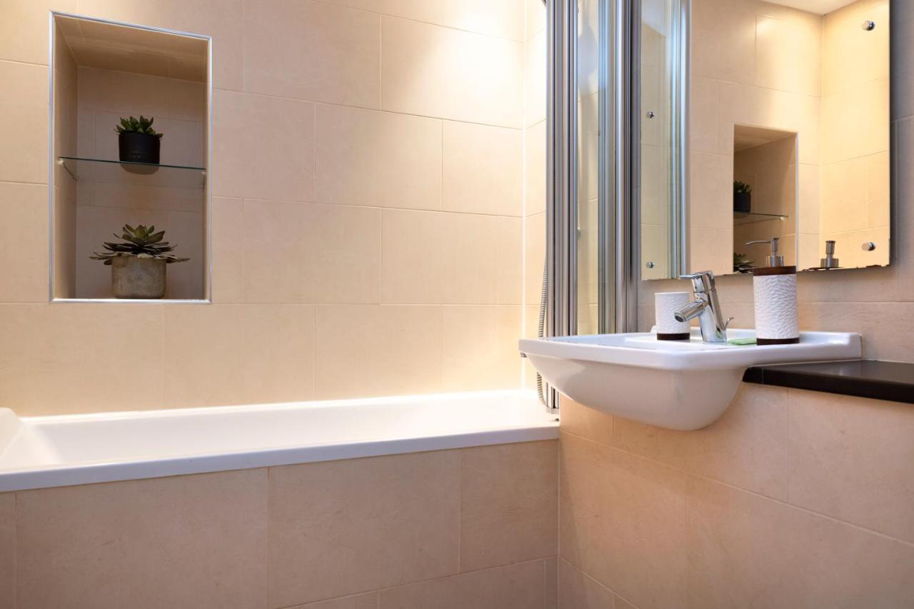 Joivy Luxury Flat Near Edinburgh Castle Lägenhet Exteriör bild